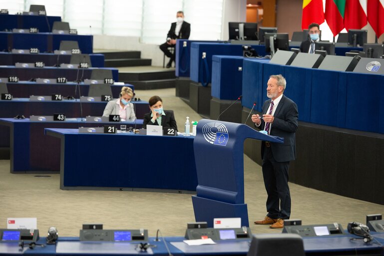 Foto 31: EP Plenary session - Joint debate - Rule of Law and Fundamental Rights in Hungary and Poland