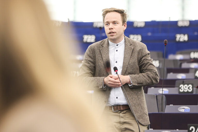 Fotogrāfija 37: EP Plenary session - A revamped long-term budget for the Union in a changing world