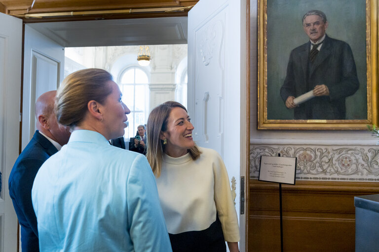 Foto 8: Roberta METSOLA, EP President meets with Mette FREDERIKSEN, Danish Prime Minister