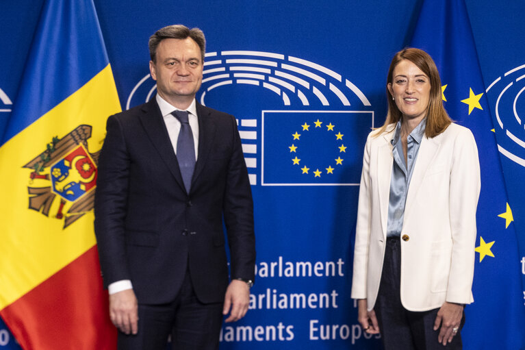 Photo 2: Roberta METSOLA, EP President meets with Dorin RECEAN, Prime Minister of the Republic of Moldova